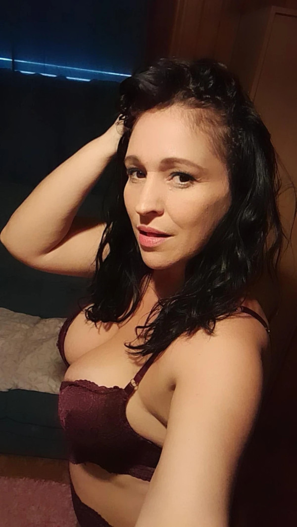 Anja 22 5'3 or under(160cm),Tall,German,Arabian,Transsexuals